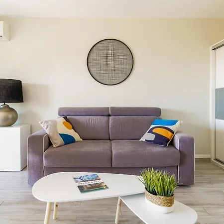 Select'sohome - Au Coeur Du Centre-ville Du Lavandou A Quelques Pas De La ! - Services Hoteliers - Arev Διαμέρισμα