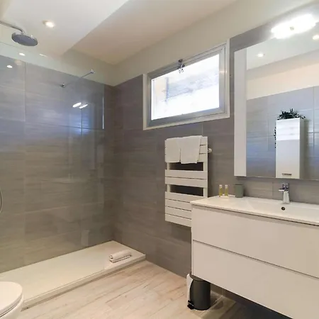 Select'sohome - Au Coeur Du Centre-ville Du Lavandou A Quelques Pas De La ! - Services Hoteliers - Arev Διαμέρισμα Le Lavandou